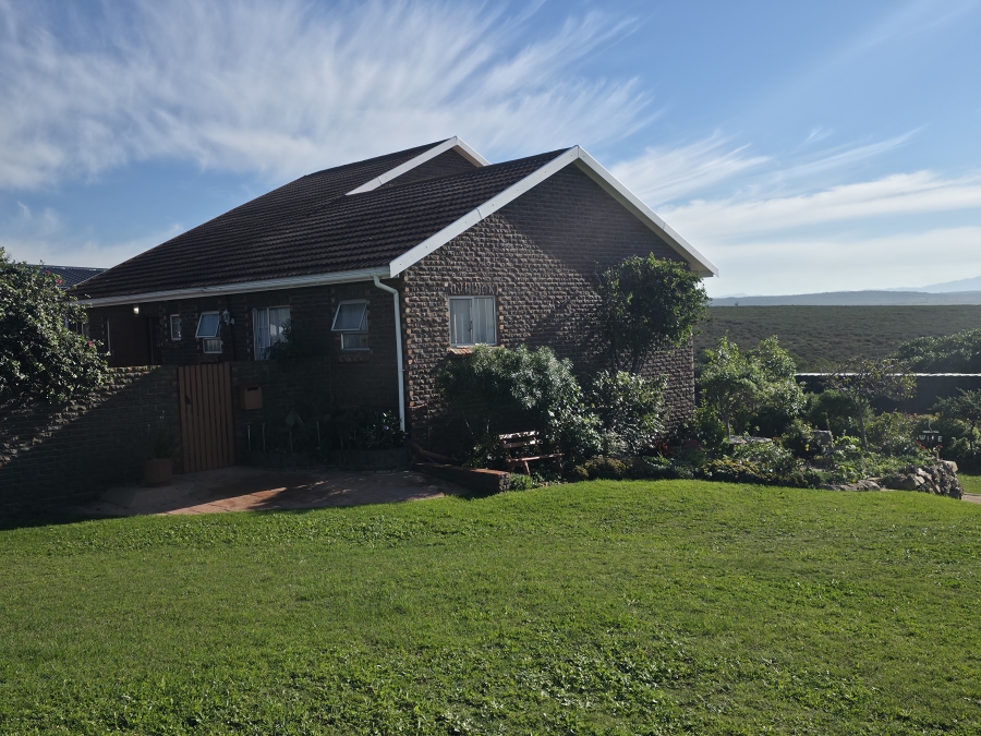 3 Bedroom Property for Sale in Wavecrest Eastern Cape